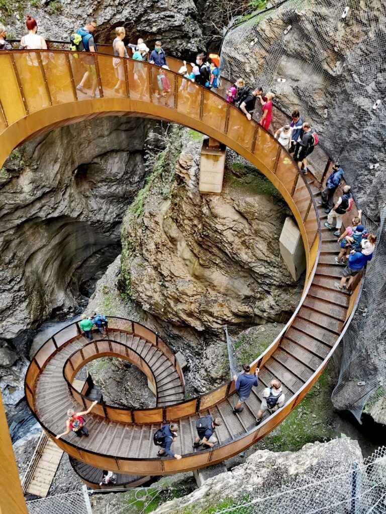 Auf einmaligen Wanderwegen in Österreich wandern - ich zeige dir, wo du dieses Naturerlebnis finden kannst