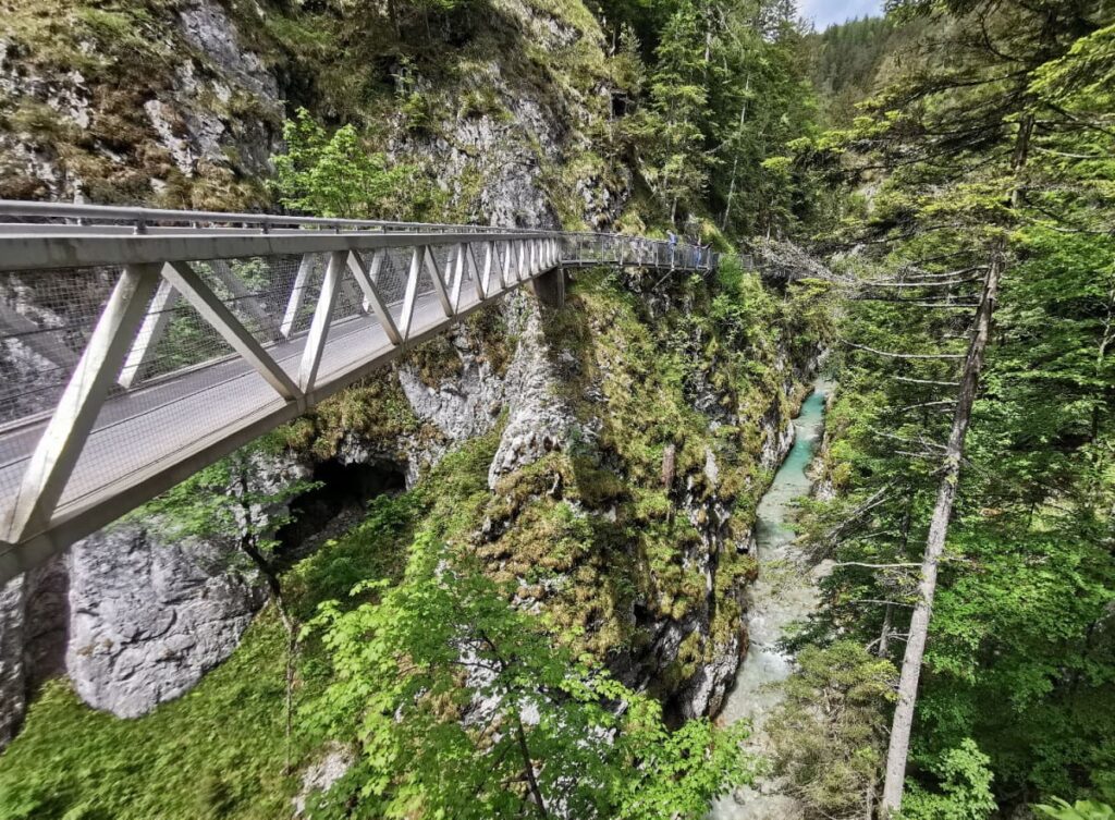 Ab Mittenwld in Deutschland wandern: Durch die faszinierende Leutaschklamm