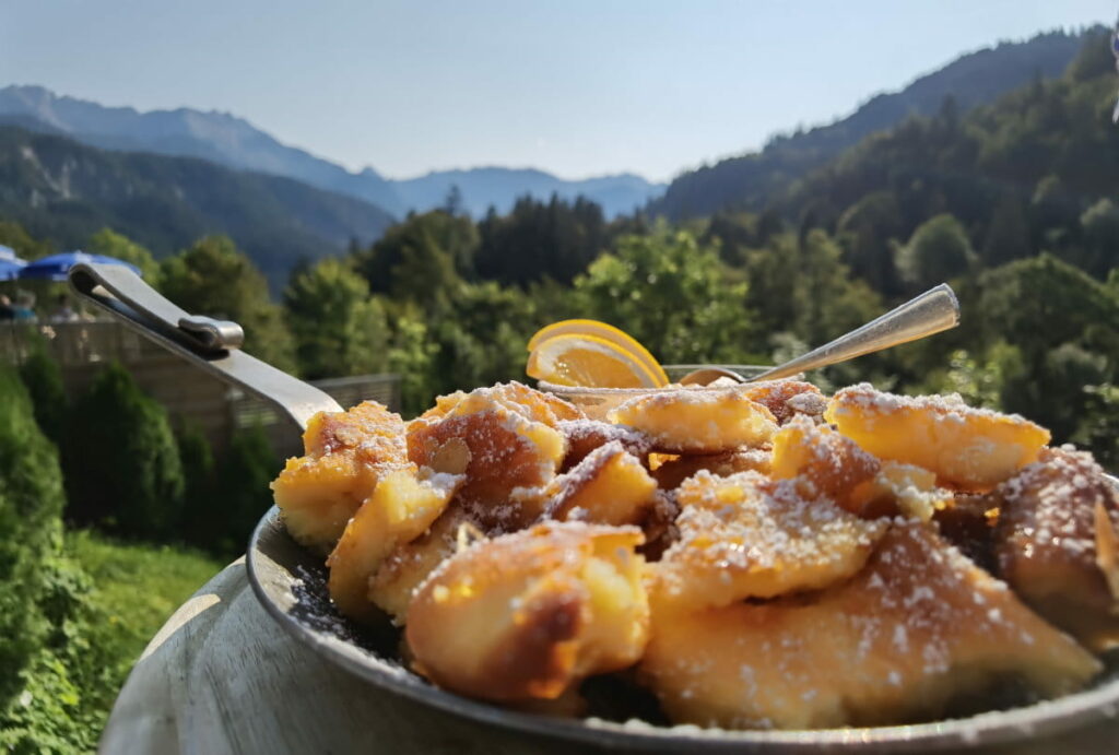 Frühlingswanderung München zur Kaiserschmarrn Alm in Garmisch Partenkirchen