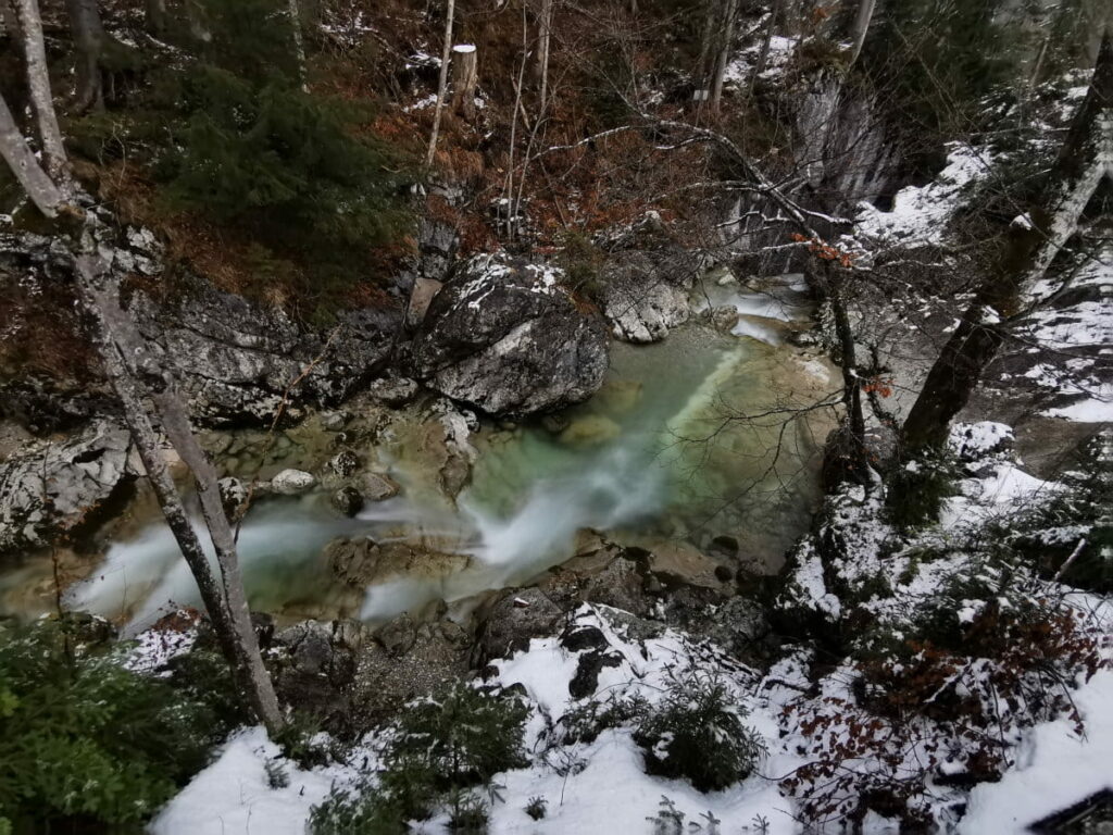 Geheimtipp wandern Bayern - die Tatzelwurm Wasserfälle im Winter