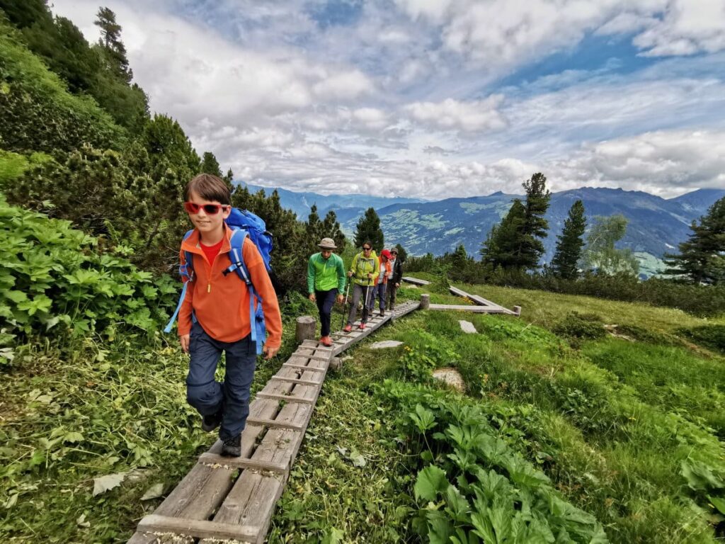 Leichte Sommer Wanderung mit Gipfelziel - auf dem Weg zum Gedrechten