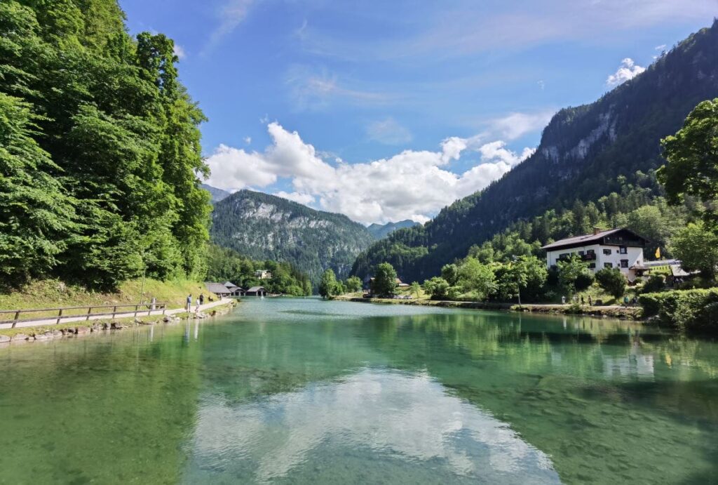 Am Königssee in Berchtesgaden wandern - hier der Zustieg in Richtung Grünstein